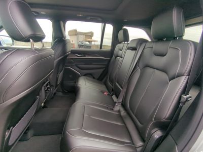 2026 Jeep Grand Cherokee - Photo 16