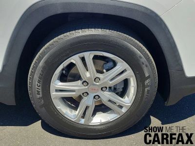 2022 GMC Terrain — detail view