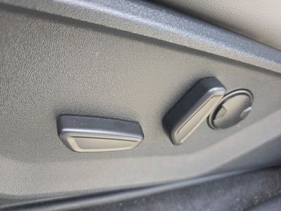 2025 Ford F-150 Lightning - Photo 14