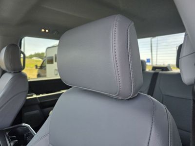 2025 Ford F-150 Lightning - Photo 13