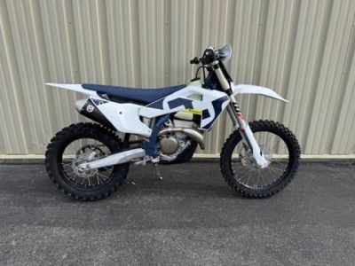 2026 Husqvarna® FX 350 — front three-quarter view