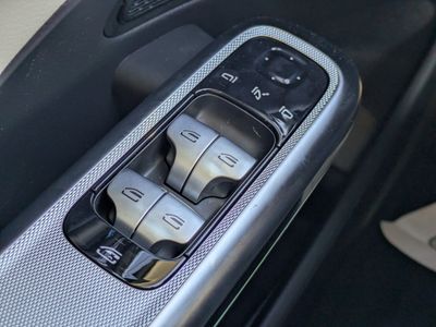 2026 Mercedes-Benz E-Class - Photo 26