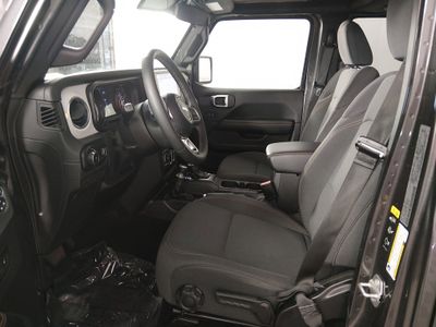2025 Jeep Wrangler — photo 20 view