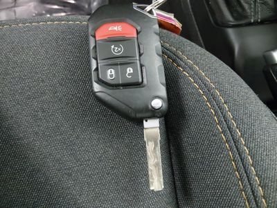 2025 Jeep Wrangler — photo 15 view