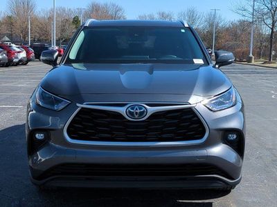 2023 Toyota Highlander Hybrid — interior view