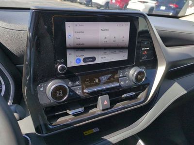 2023 Toyota Highlander Hybrid — photo 12 view