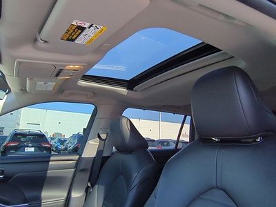 2023 Toyota Highlander Hybrid — photo 10 view