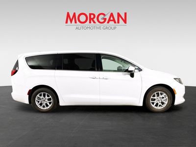 2022 Chrysler Voyager - Photo 2