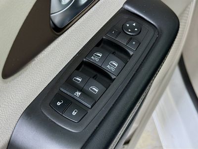 2022 Chrysler Voyager - Photo 17