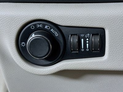 2022 Chrysler Voyager - Photo 8