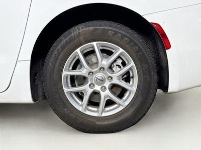 2022 Chrysler Voyager - Photo 34