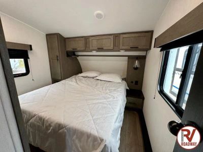 2026 Forest River RV Cherokee Arctic Wolf — photo 37 view