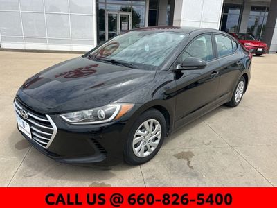 2017 Hyundai Elantra - Photo 2
