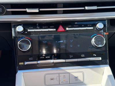 2026 Hyundai SANTA FE HYBRID — photo 30 view