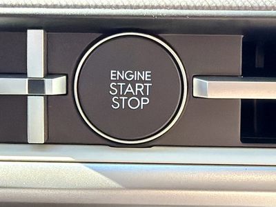 2026 Hyundai SANTA FE HYBRID — photo 32 view