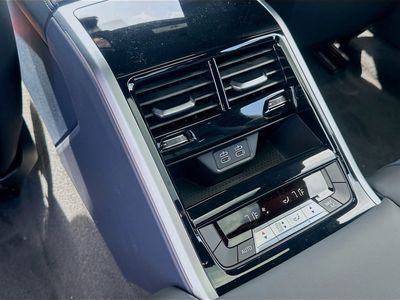 2026 BMW 8 Series — photo 20 view