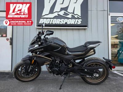 2025 CFMOTO 800NK — front three-quarter view