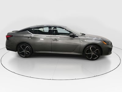 2023 Nissan Altima — photo 8 view