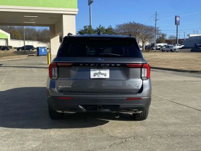 2025 Ford Explorer - Photo 4