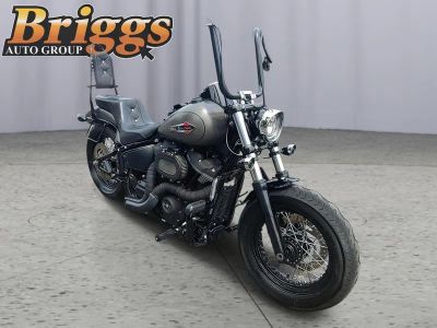 2019 HARLEY-DAVIDSON STREETBOB — interior view