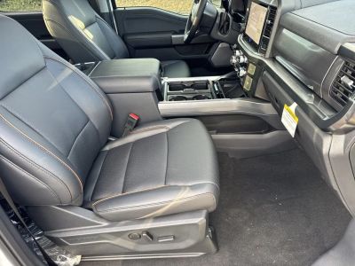 2025 Ford F-250SD - Photo 13