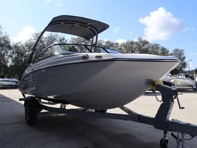 2025 Yamaha Boats AR195 - Photo 2