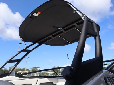 2025 Yamaha Boats AR195 - Photo 9
