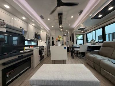 2026 Jayco Pinnacle — detail view