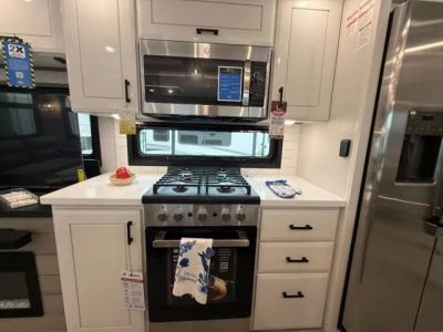 2026 Jayco Pinnacle — photo 10 view