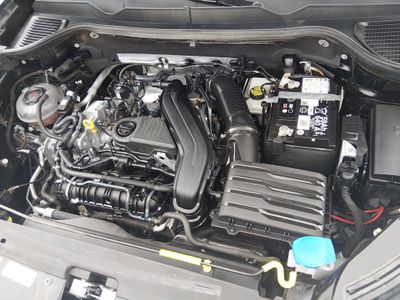 2024 Volkswagen Taos — photo 9 view