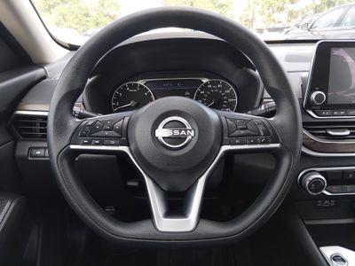 2024 Nissan Altima — photo 12 view