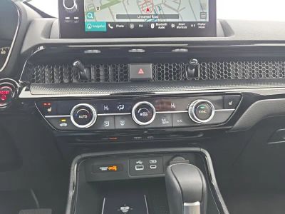 2024 Honda CR-V Hybrid Sport Touring — photo 17 view