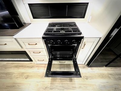 2025 Brinkley RV Model Z - Photo 11