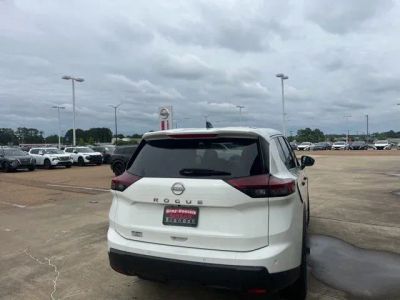 2024 Nissan Rogue - Photo 3