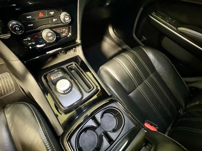 2019 Chrysler 300 - Photo 22