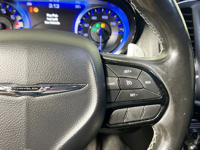 2019 Chrysler 300 - Photo 17