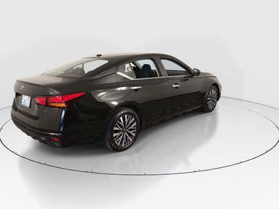 2025 Nissan Altima — photo 7 view