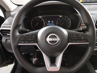2025 Nissan Altima — photo 12 view