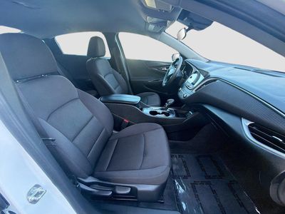 2025 Chevrolet Malibu - Photo 30