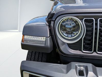2025 Jeep Wrangler - Photo 8