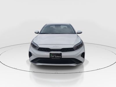 2023 Kia Forte - Photo 2