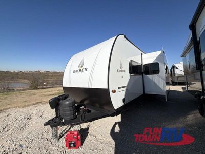 2025 Ember RV E-Series - Photo 3