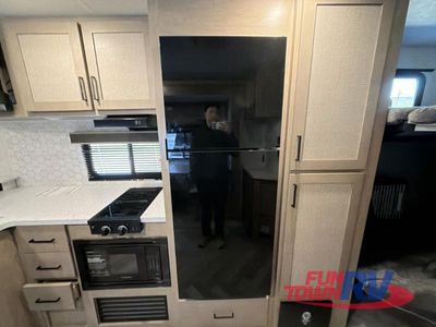 2025 Ember RV E-Series - Photo 20