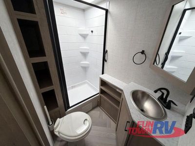 2025 Ember RV E-Series - Photo 29