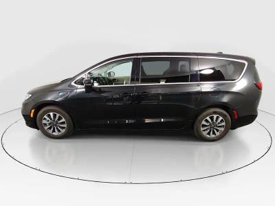 2023 Chrysler Pacifica - Photo 4