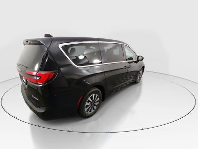 2023 Chrysler Pacifica - Photo 7