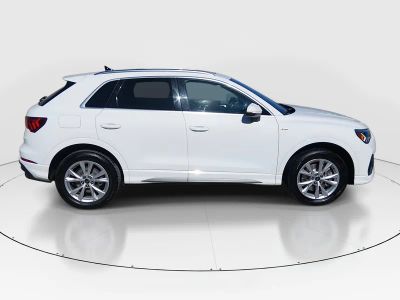 2024 Audi Q3 — photo 8 view