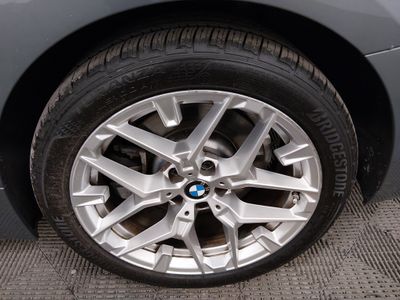 2025 BMW 3 Series - Photo 10