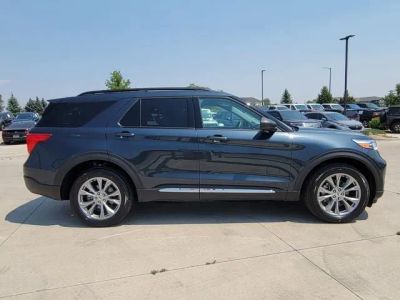 2023 Ford Explorer — side profile view