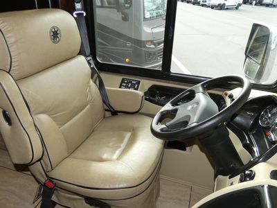 2017 Tiffin Allegro Breeze — photo 8 view